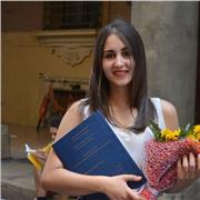 Giovane docente con quinquennale esperienza, laureata con lode in Lettere Moderne, impartisce lezioni di Italiano e Storia. Disponibile anche online